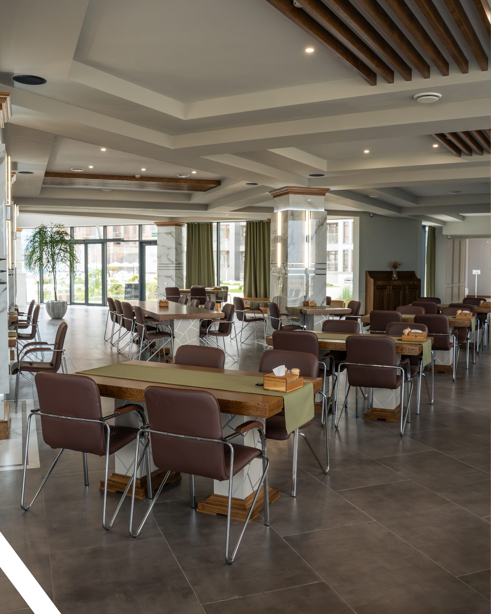 Atlantis Marina, 5